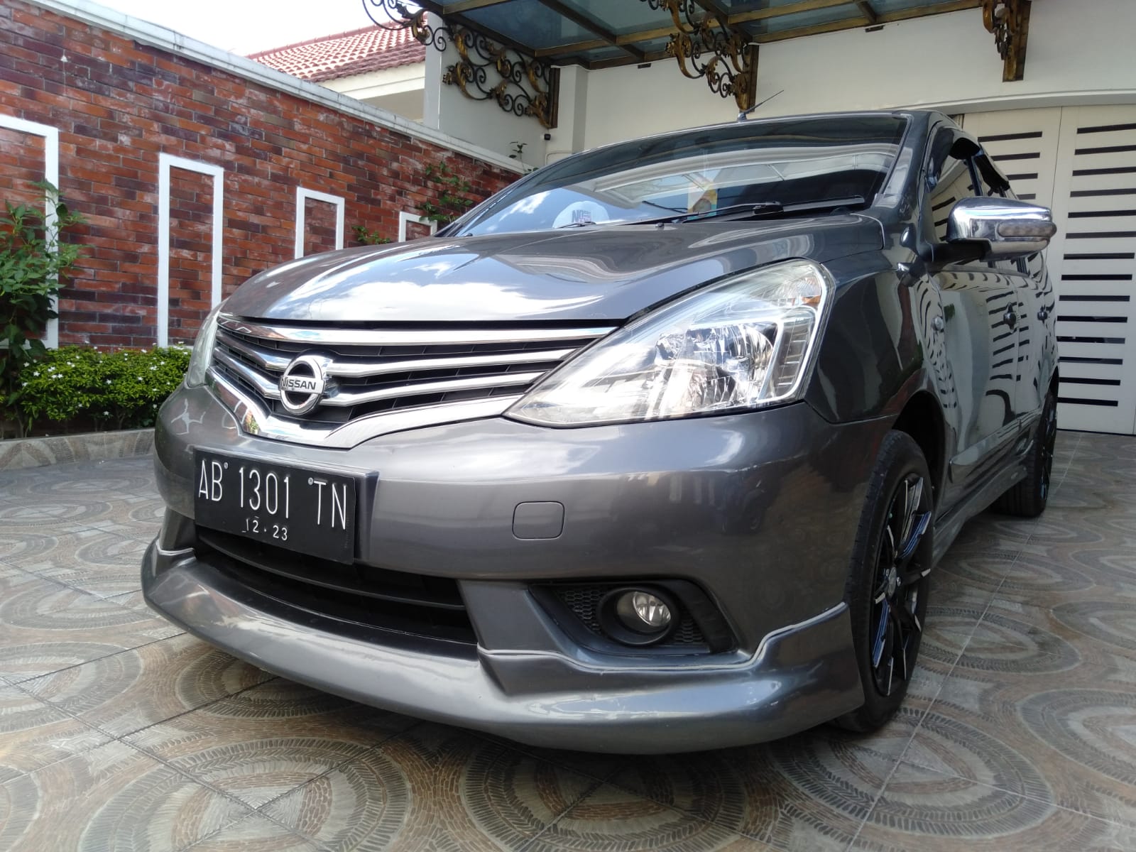 2014 Nissan Grand Livina Bekas 2014 Nissan Grand Livina Bekas