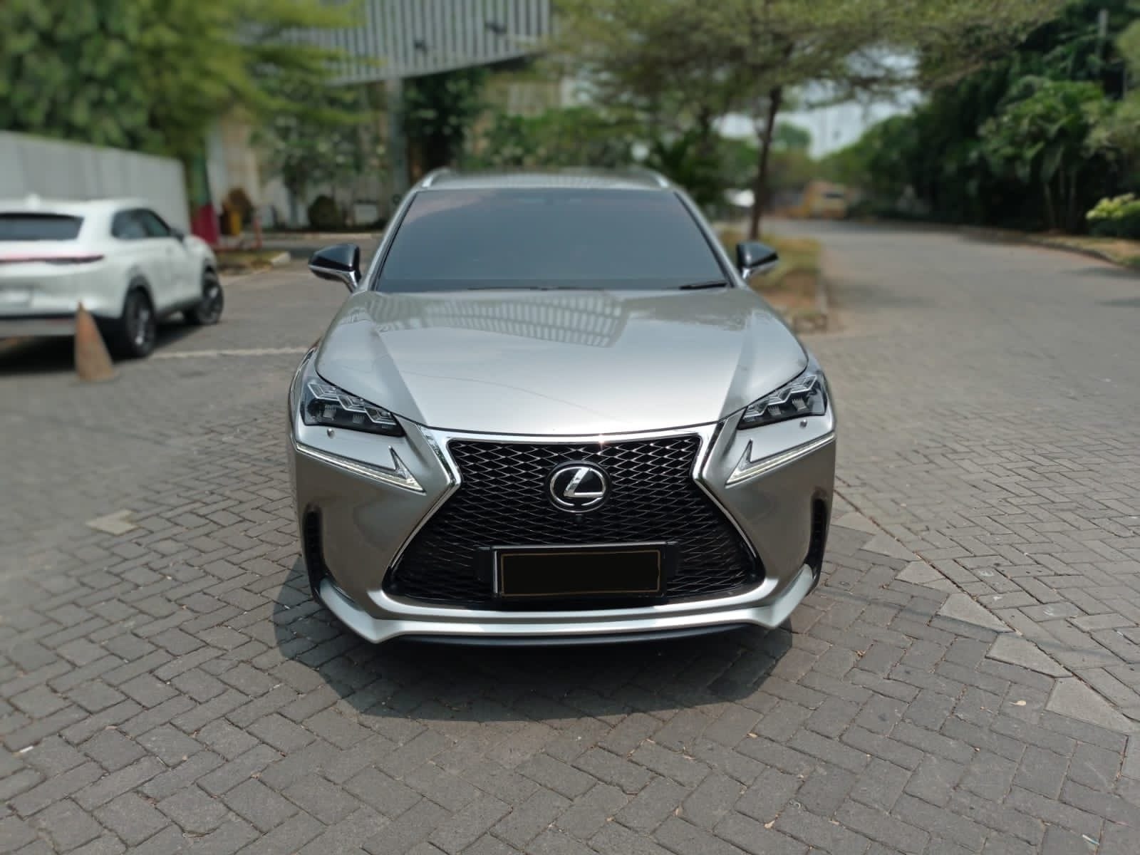 2017 Lexus NX 200 F-SPORT AT Bekas 2017 Lexus NX 200 F-SPORT AT Bekas