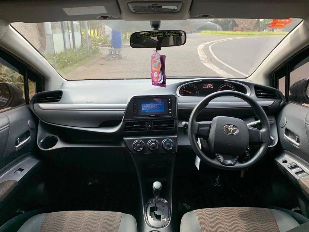 2017 Toyota Sienta 2017 Toyota Sienta