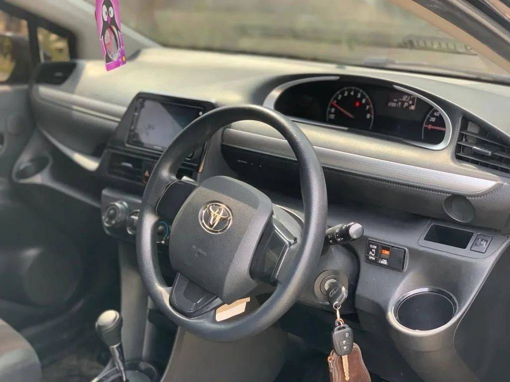 2017 Toyota Sienta 2017 Toyota Sienta