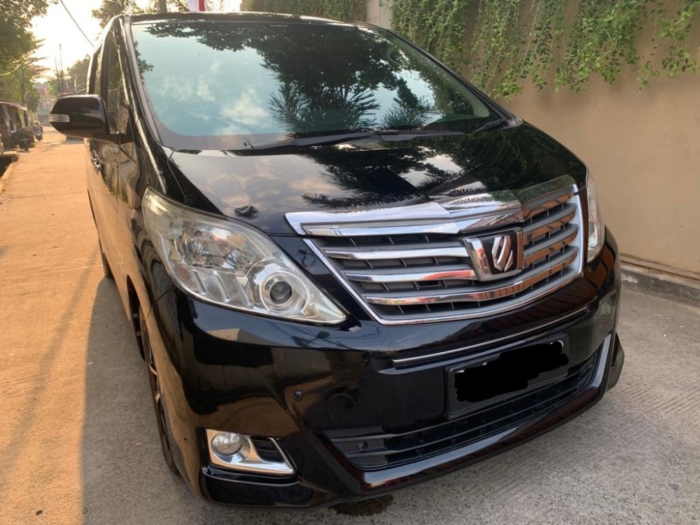 2012 Toyota Alphard