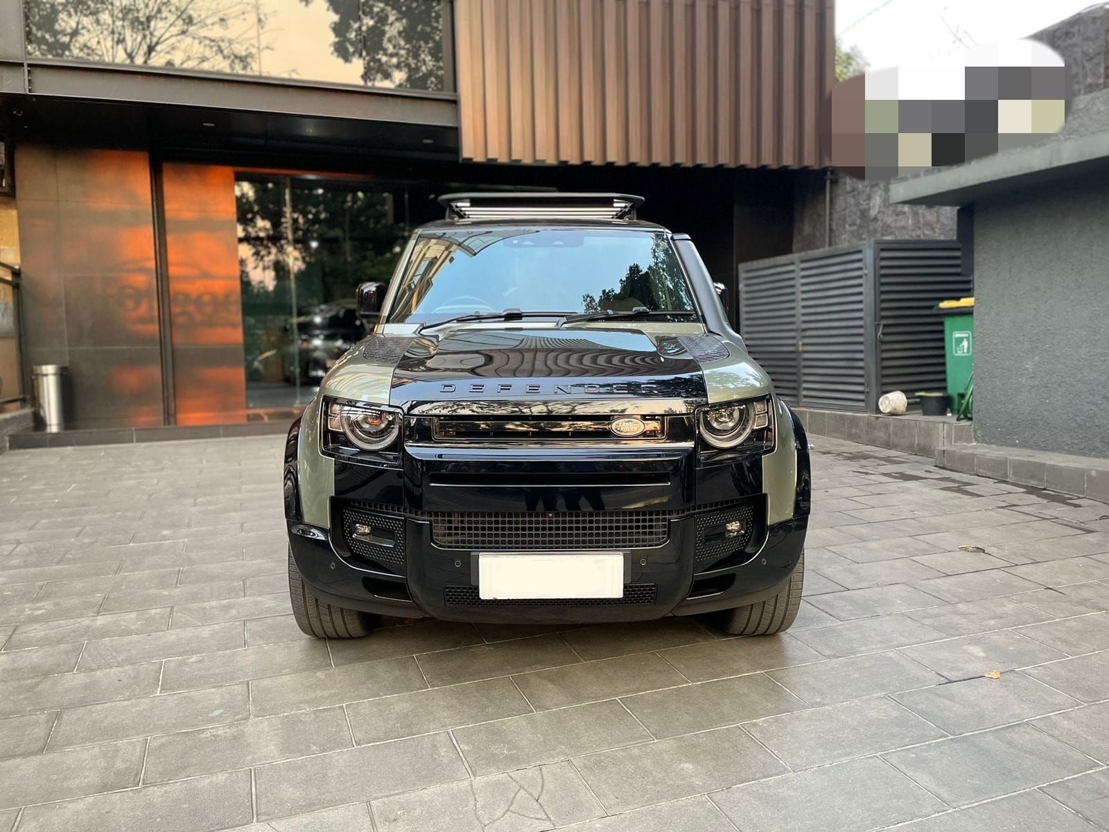 Second Hand 2020 Land Rover Defender 110 2.0L SE 110 Second Hand 2020 Land Rover Defender 110 2.0L SE 110