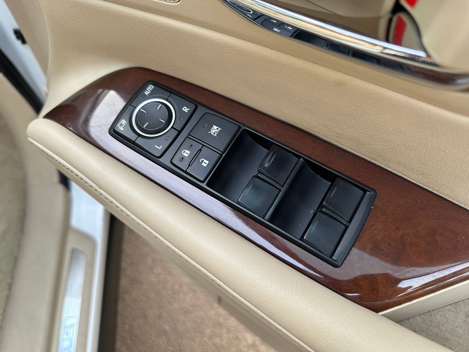 2014 Lexus RX 270 2.7 AT 2014 Lexus RX 270 2.7 AT