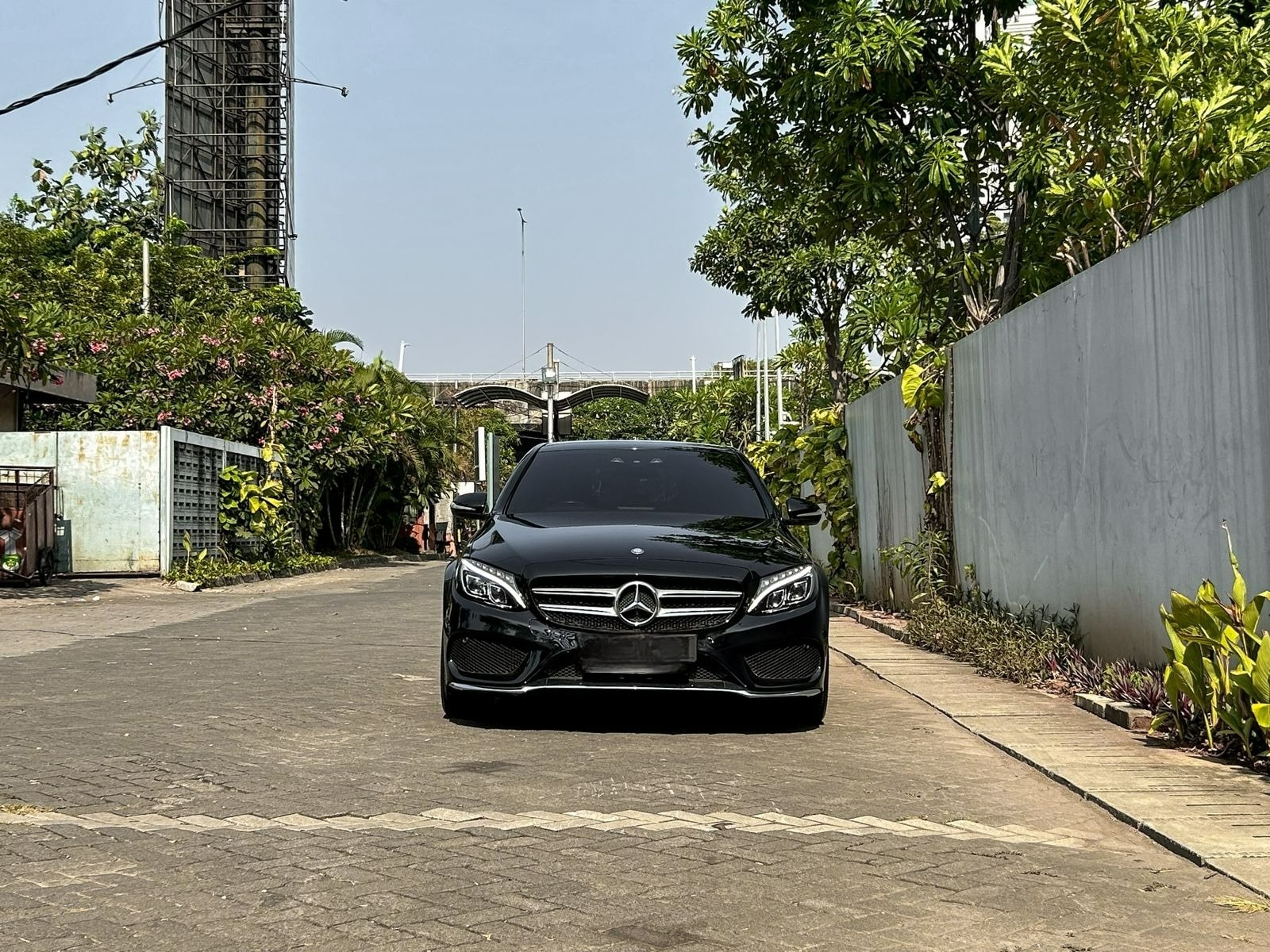 2015 Mercedes Benz C-Class Sedan C 250 AMG Bekas 2015 Mercedes Benz C-Class Sedan C 250 AMG Bekas