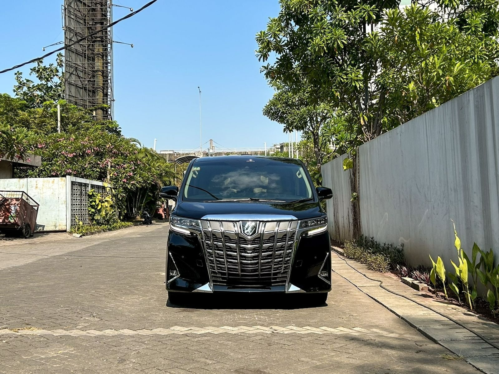2021 Toyota Alphard  2.5 G A/T Bekas 2021 Toyota Alphard  2.5 G A/T Bekas
