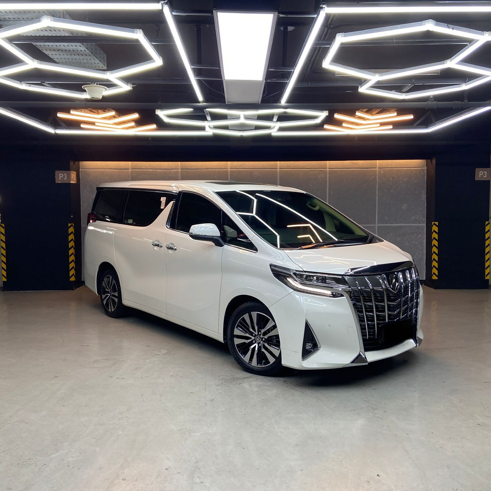 Second Hand 2020 Toyota Alphard  2.5 G A/T Second Hand 2020 Toyota Alphard  2.5 G A/T