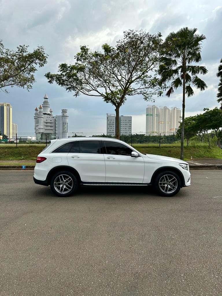 2018 Mercedes Benz GLC-Class 200 AMG Line 2018 Mercedes Benz GLC-Class 200 AMG Line