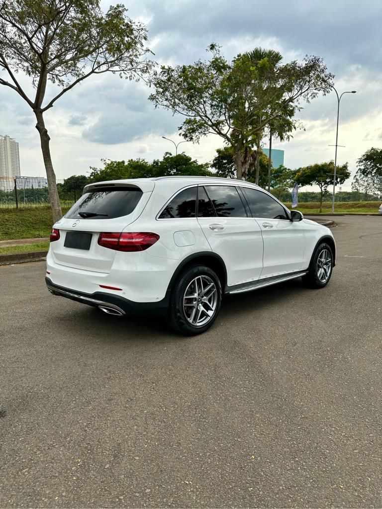 2018 Mercedes Benz GLC-Class 200 AMG Line 2018 Mercedes Benz GLC-Class 200 AMG Line