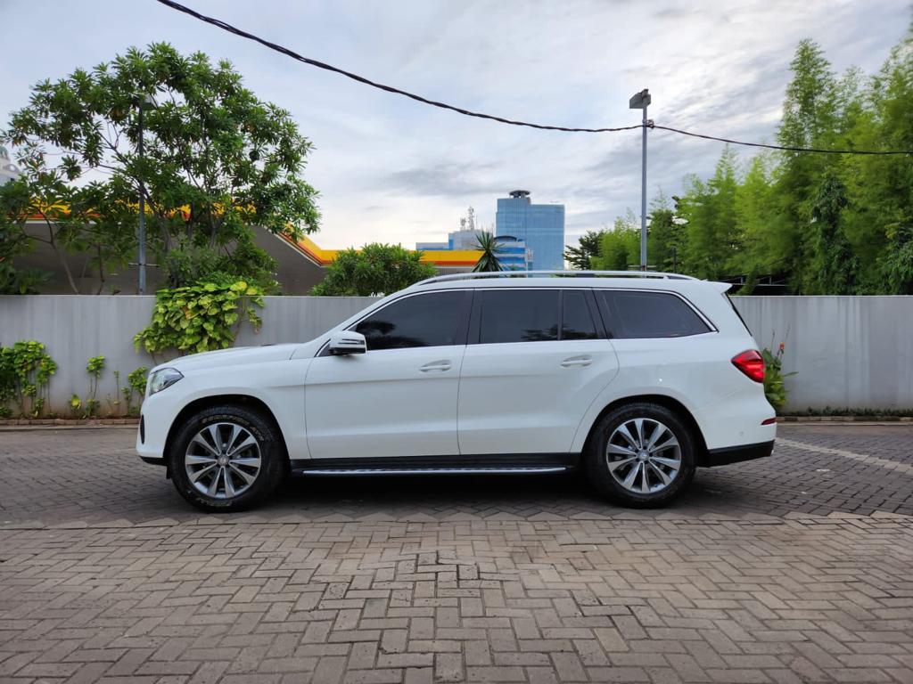 2017 Mercedes Benz GLS-Class 400 with Exclusive Line 2017 Mercedes Benz GLS-Class 400 with Exclusive Line