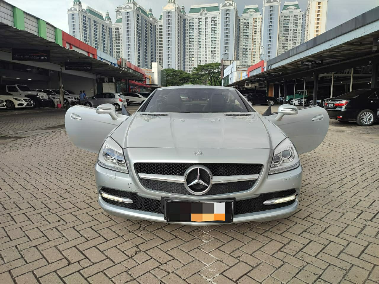 2013 Mercedes Benz SLK-Class SLK 200 1.8L CGI 2013 Mercedes Benz SLK-Class SLK 200 1.8L CGI