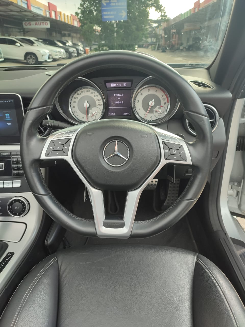 2013 Mercedes Benz SLK-Class SLK 200 1.8L CGI 2013 Mercedes Benz SLK-Class SLK 200 1.8L CGI