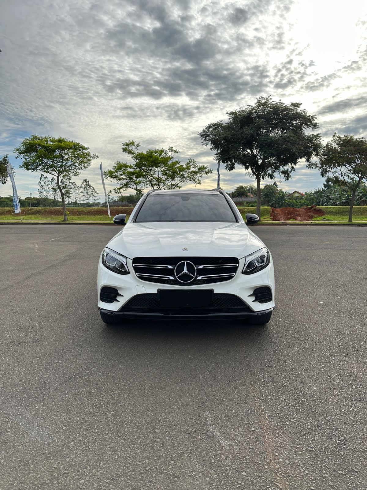 2019 Mercedes Benz GLC-Class 200 AMG Night Edition Bekas 2019 Mercedes Benz GLC-Class 200 AMG Night Edition Bekas