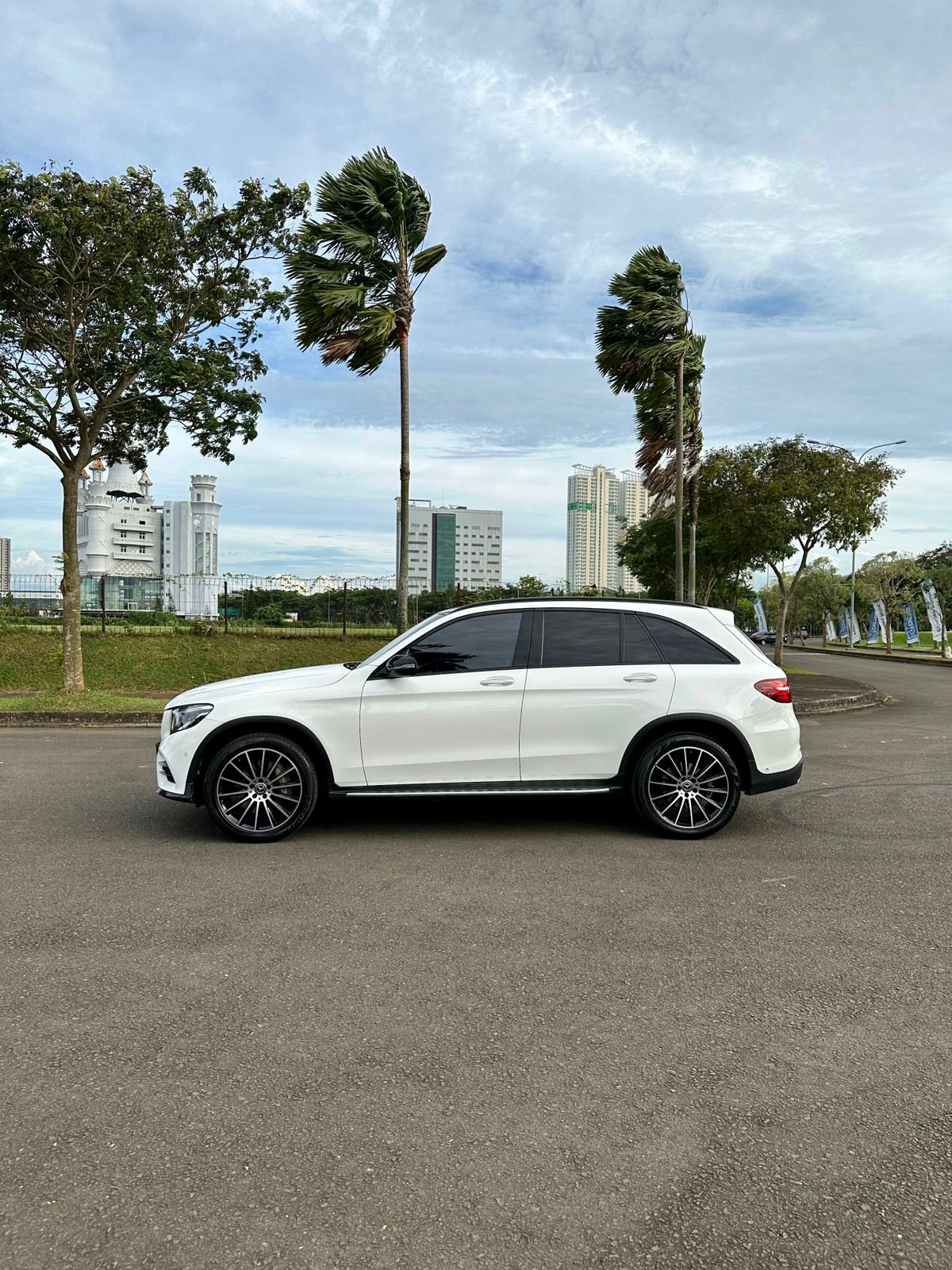 2019 Mercedes Benz GLC-Class 200 AMG Night Edition 2019 Mercedes Benz GLC-Class 200 AMG Night Edition
