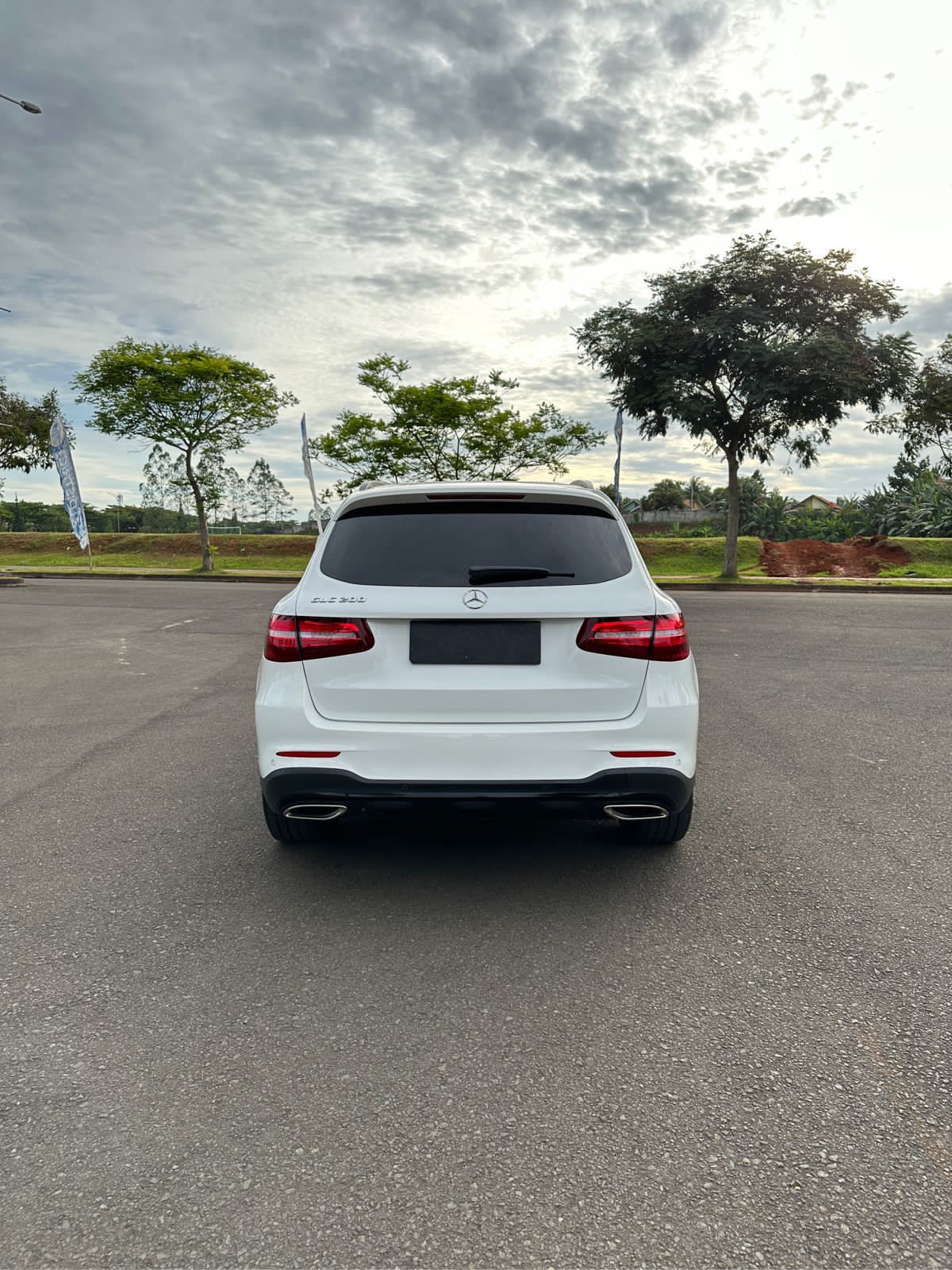 2019 Mercedes Benz GLC-Class 200 AMG Night Edition 2019 Mercedes Benz GLC-Class 200 AMG Night Edition