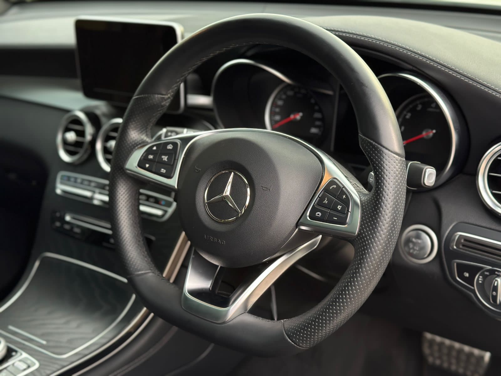 2019 Mercedes Benz GLC-Class 200 AMG Night Edition 2019 Mercedes Benz GLC-Class 200 AMG Night Edition