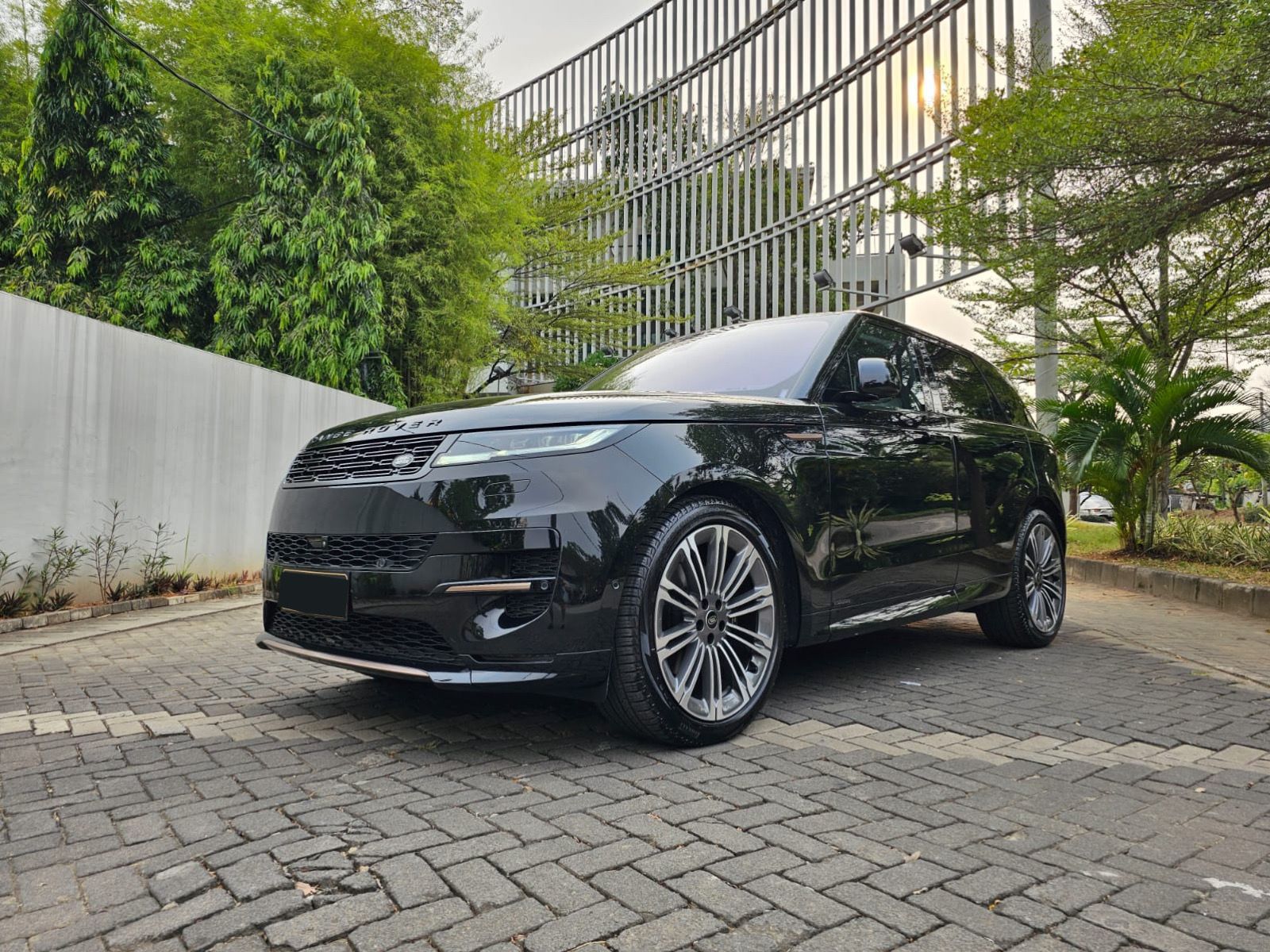 2023 Land Rover Range Rover Vogue VOGUE 3.0 LWB Bekas 2023 Land Rover Range Rover Vogue VOGUE 3.0 LWB Bekas