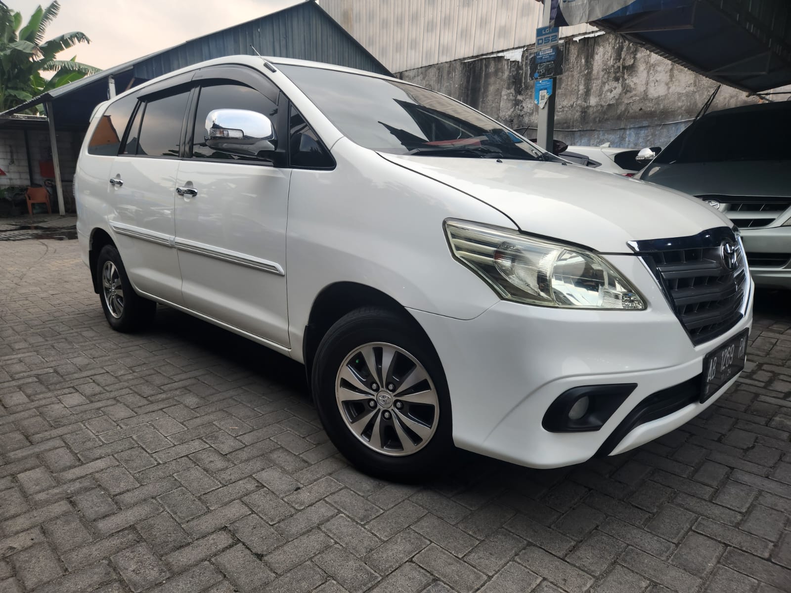 2014 Toyota Kijang Innova 2014 Toyota Kijang Innova