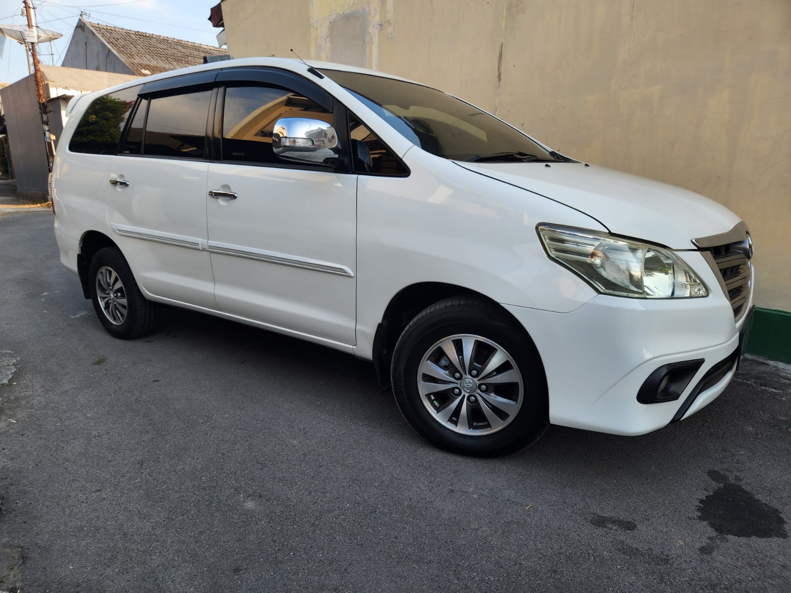 2014 Toyota Kijang Innova 2014 Toyota Kijang Innova