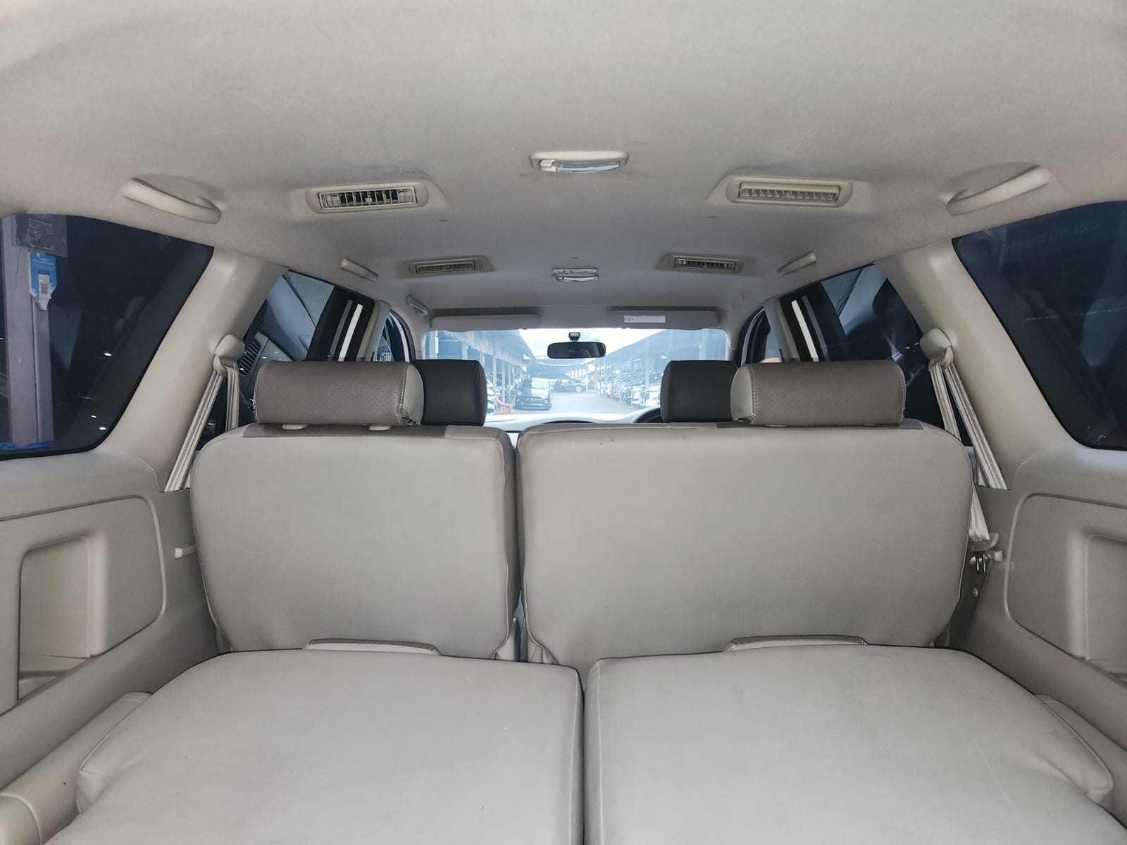 2014 Toyota Kijang Innova 2014 Toyota Kijang Innova