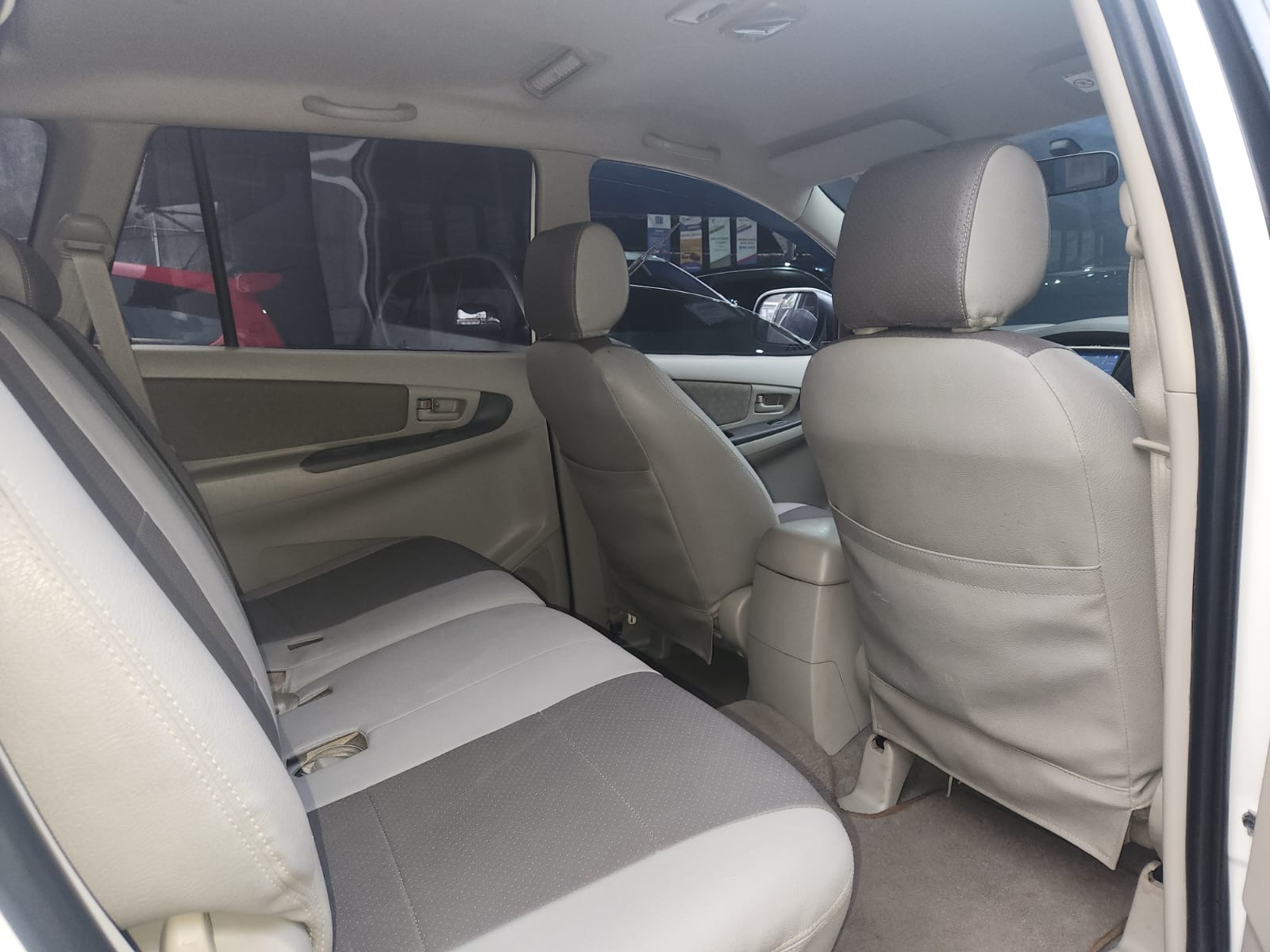 2014 Toyota Kijang Innova 2014 Toyota Kijang Innova