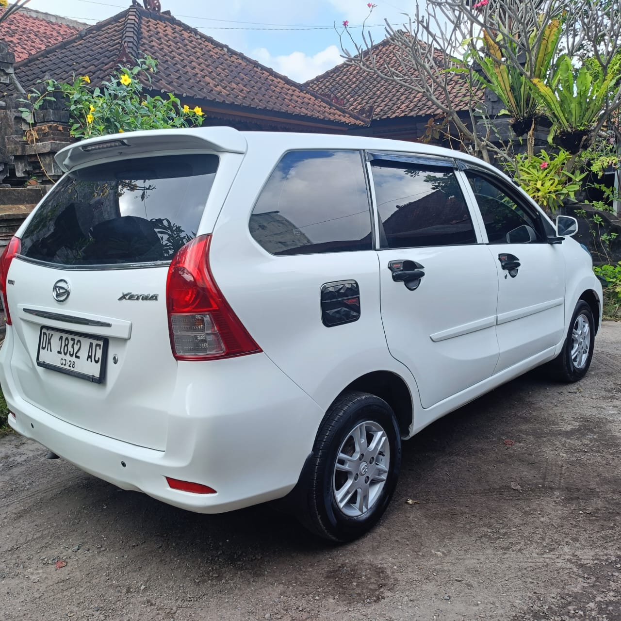 2013 Daihatsu Xenia 2013 Daihatsu Xenia