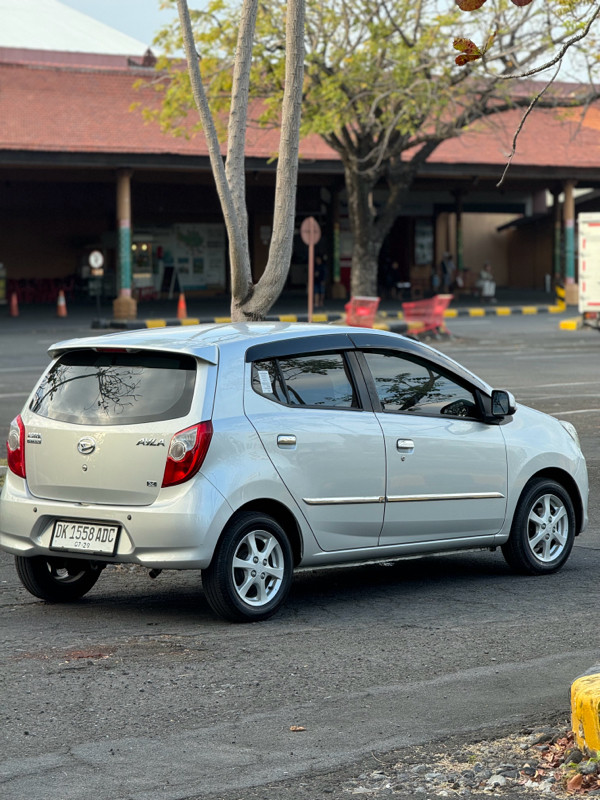 2013 Daihatsu Ayla  2013 Daihatsu Ayla
