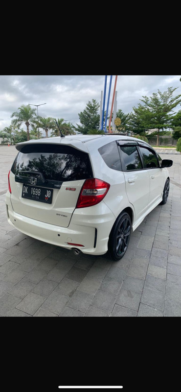 Second Hand 2012 Honda Jazz  1.5 GE8 AT Second Hand 2012 Honda Jazz  1.5 GE8 AT