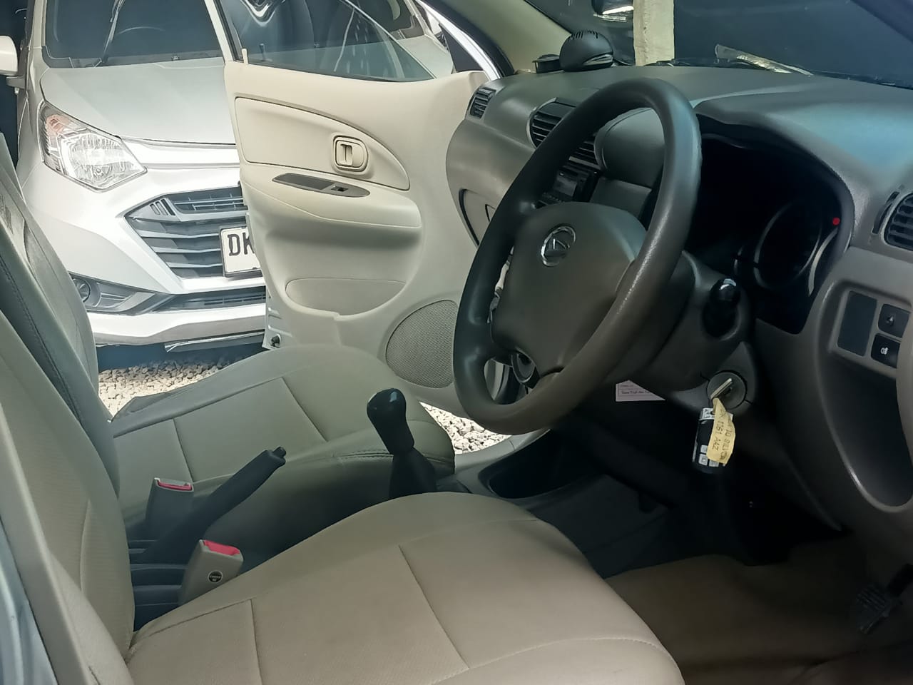 2013 Daihatsu Xenia 2013 Daihatsu Xenia