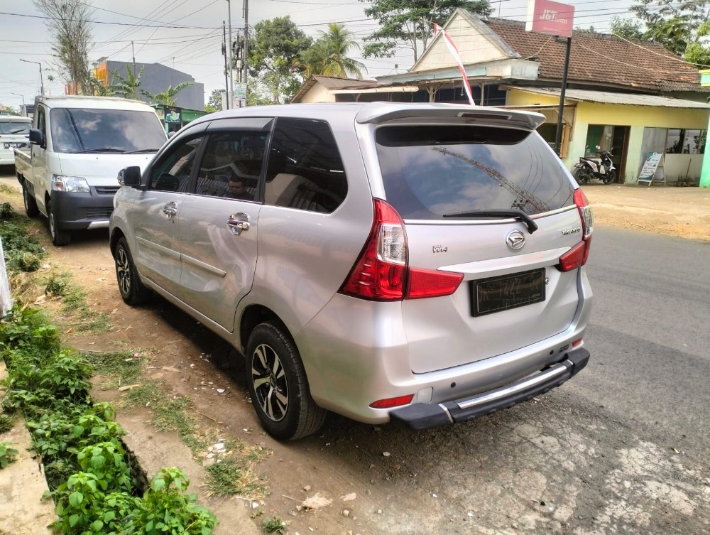 2017 Daihatsu Xenia  1.3L R DLX MT