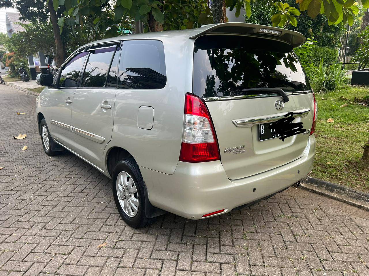 2013 Toyota Kijang Innova 2013 Toyota Kijang Innova