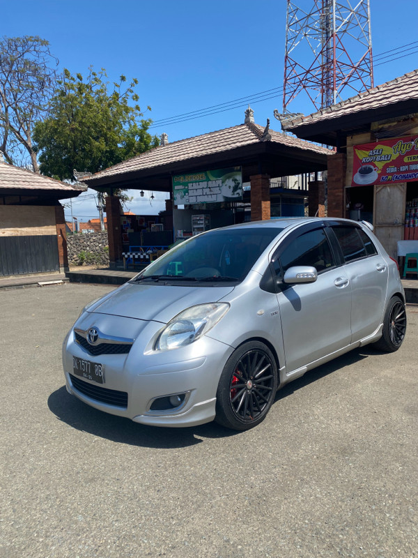 2011 Toyota Yaris 2011 Toyota Yaris