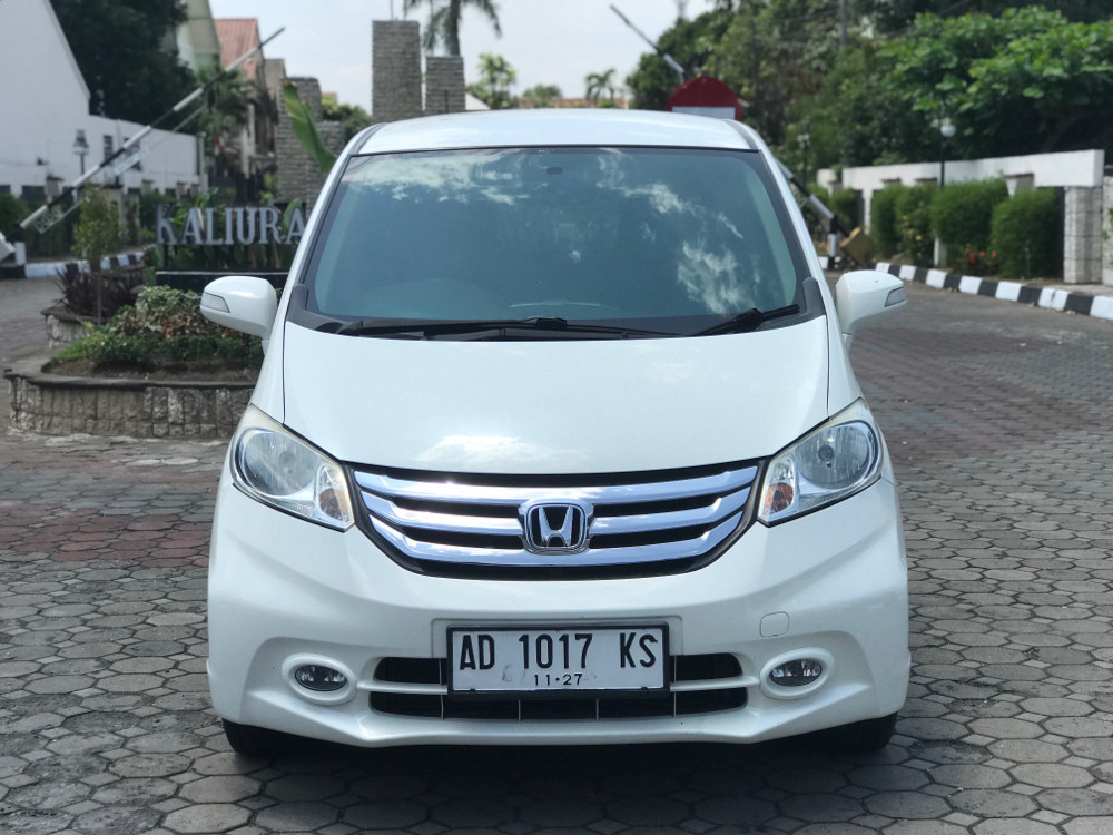 Second Hand 2015 Honda Freed Second Hand 2015 Honda Freed