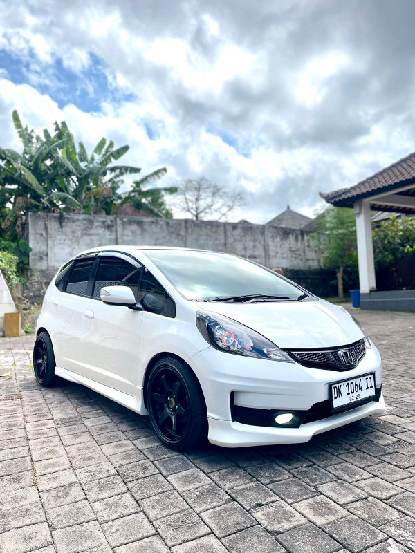 Second Hand 2014 Honda Jazz Second Hand 2014 Honda Jazz