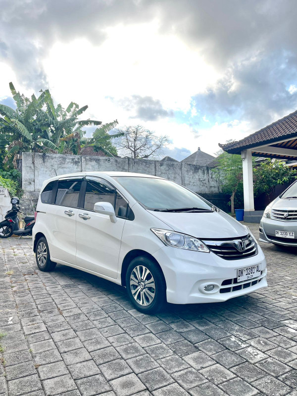 Second Hand 2014 Honda Freed Second Hand 2014 Honda Freed