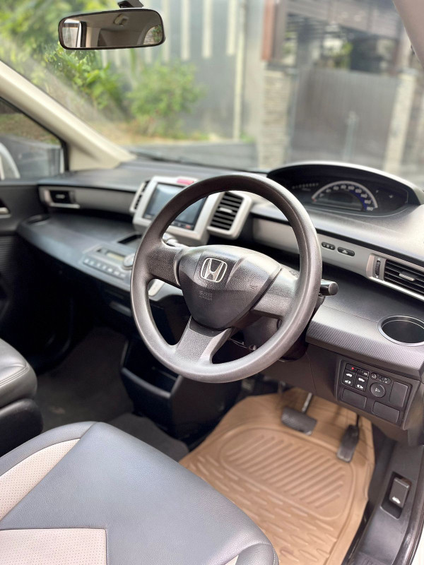 2014 Honda Freed 2014 Honda Freed