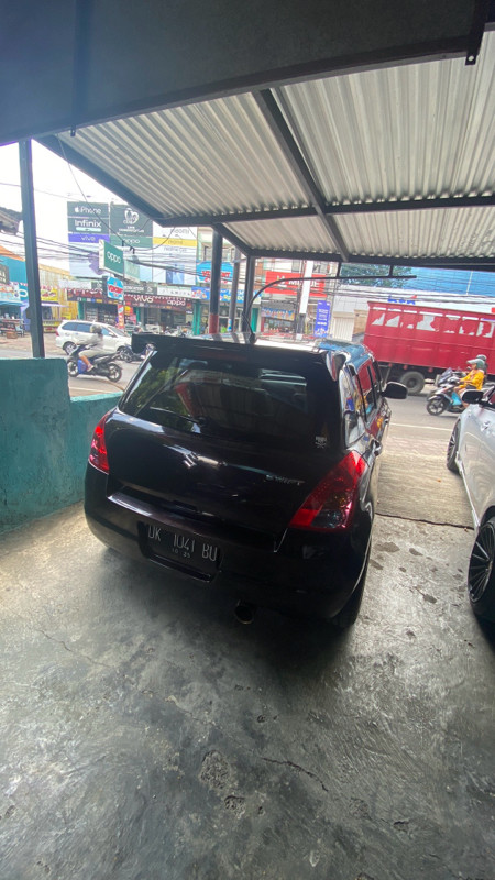 2010 Suzuki Swift 2010 Suzuki Swift