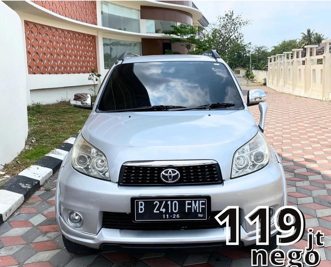 Second Hand 2011 Toyota Rush  S AT Second Hand 2011 Toyota Rush  S AT