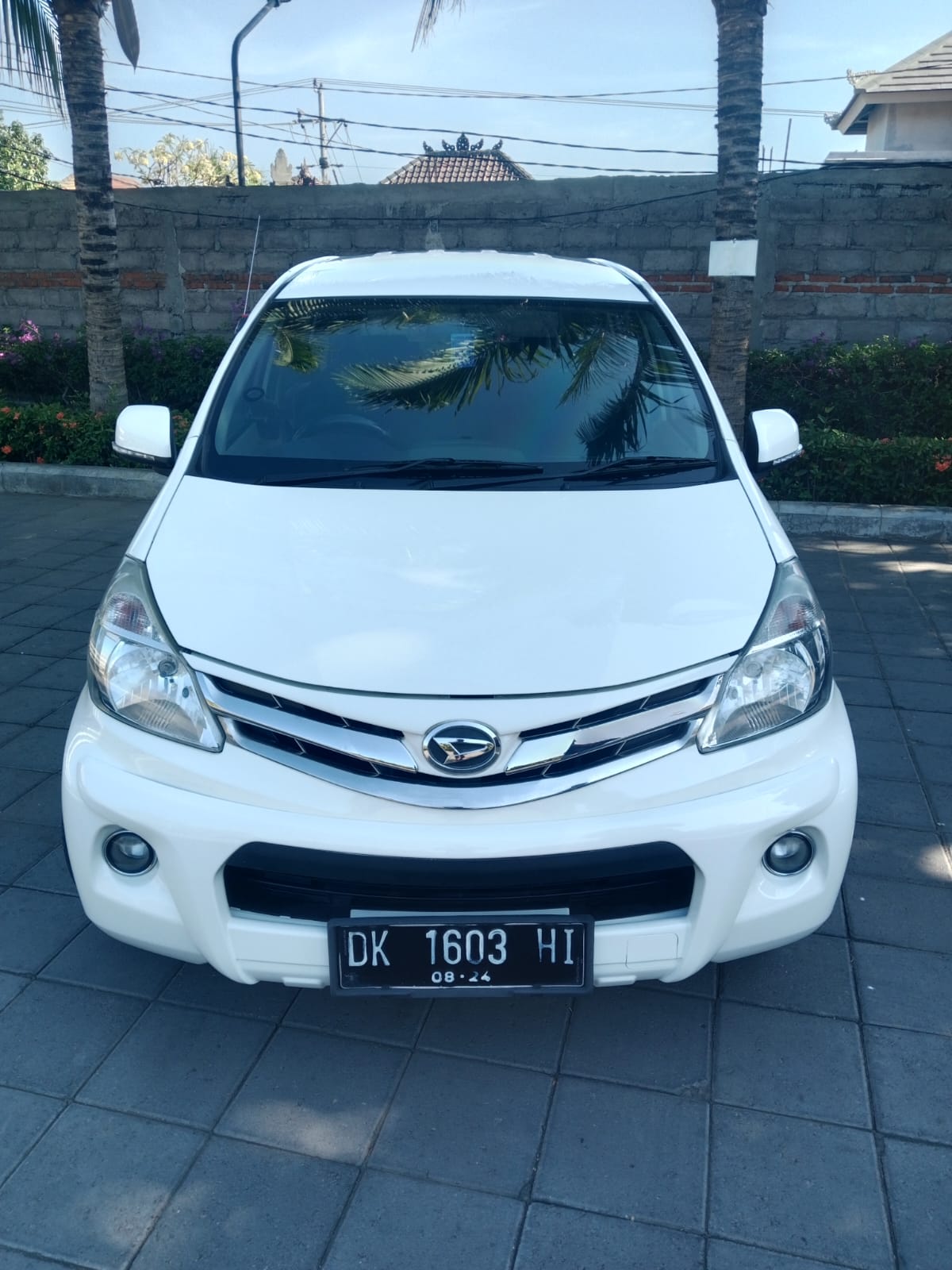 Second Hand 2014 Daihatsu Xenia Second Hand 2014 Daihatsu Xenia