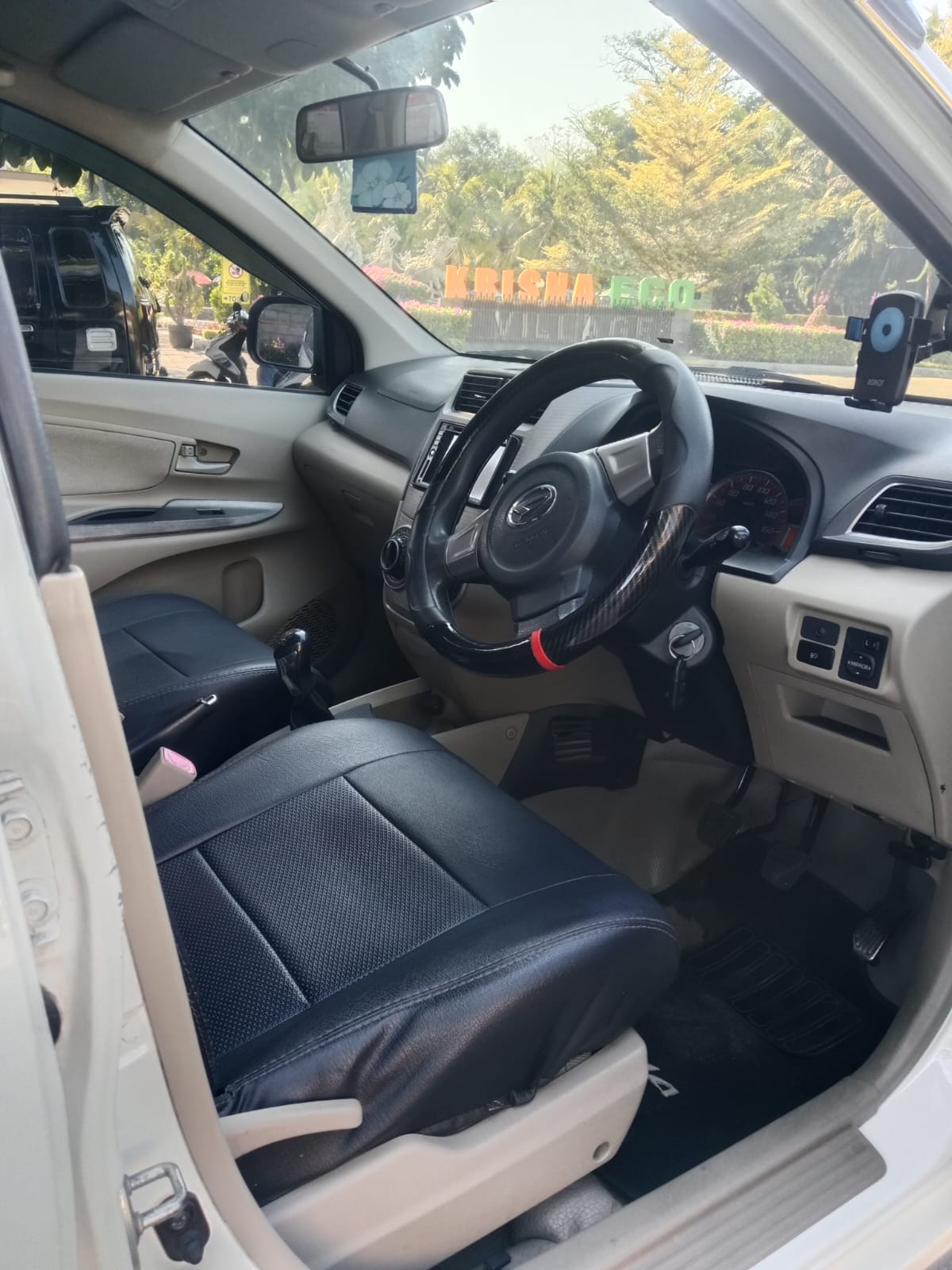 2014 Daihatsu Xenia 2014 Daihatsu Xenia