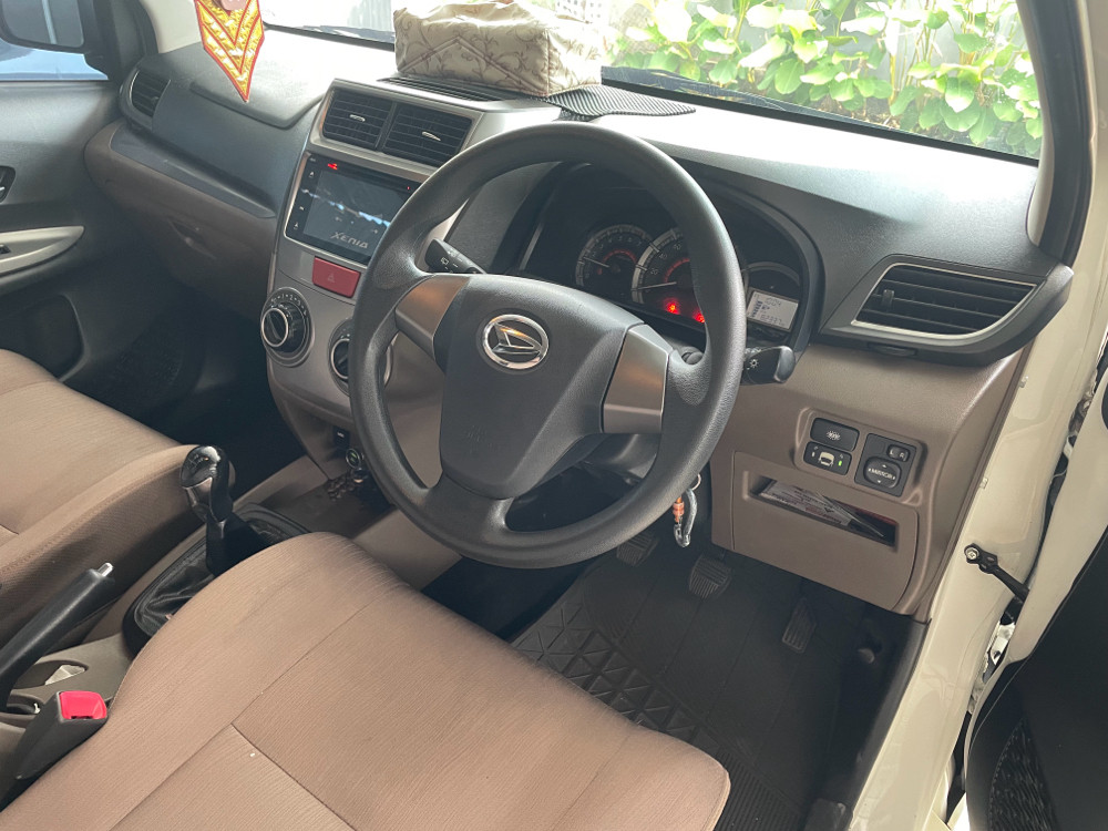 2016 Daihatsu Xenia  1.3 R MT SPORTY 2016 Daihatsu Xenia  1.3 R MT SPORTY