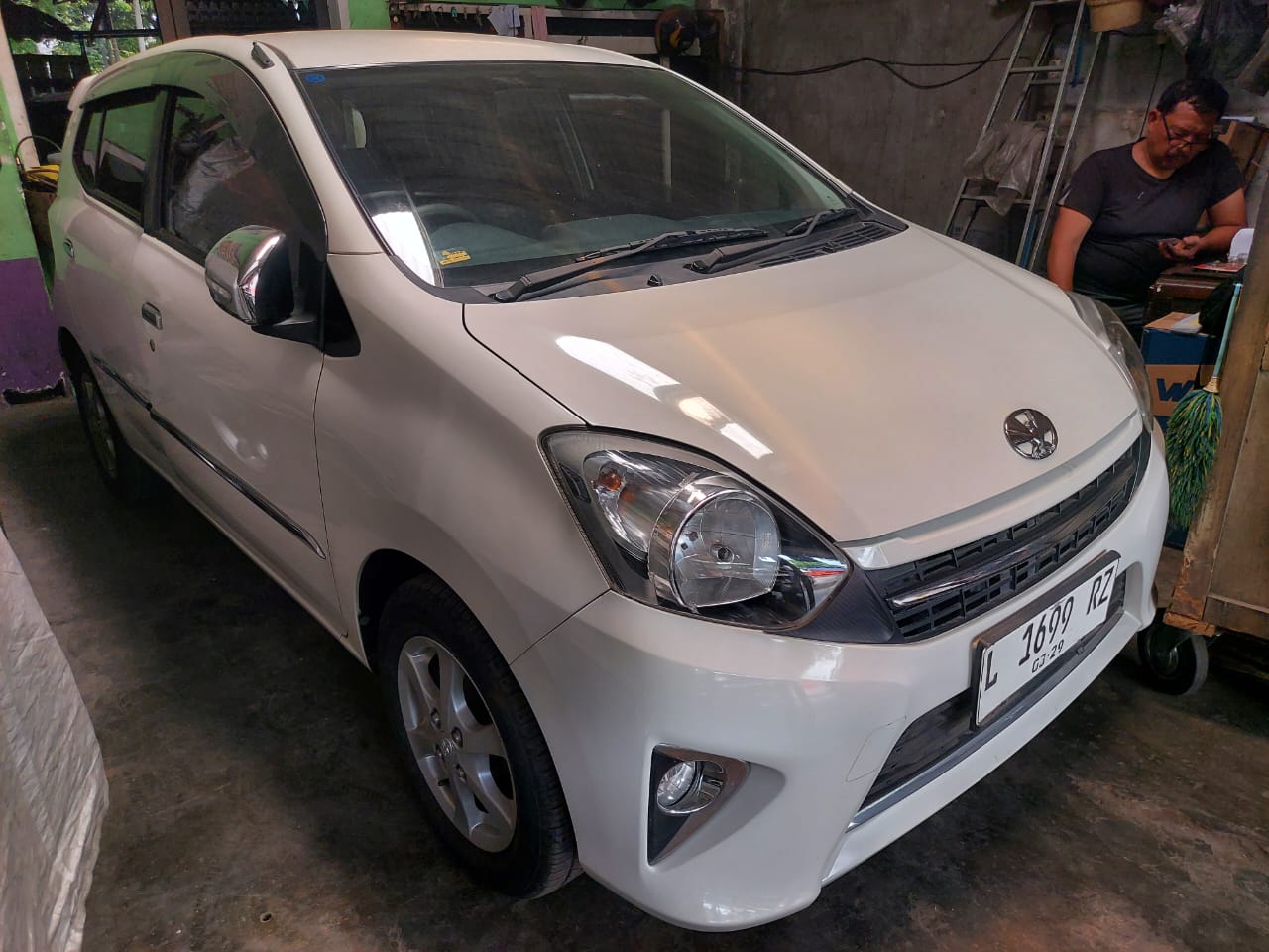 2014 Toyota Agya 1.0L G M/T 2014 Toyota Agya 1.0L G M/T