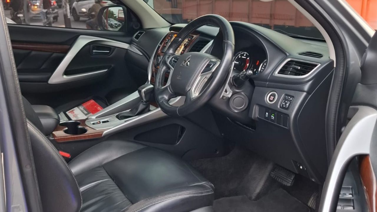 2016 Mitsubishi Pajero Sport Dakar AT 4x2 2016 Mitsubishi Pajero Sport Dakar AT 4x2