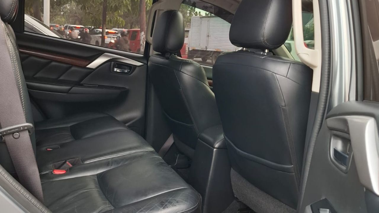 2016 Mitsubishi Pajero Sport Dakar AT 4x2 2016 Mitsubishi Pajero Sport Dakar AT 4x2