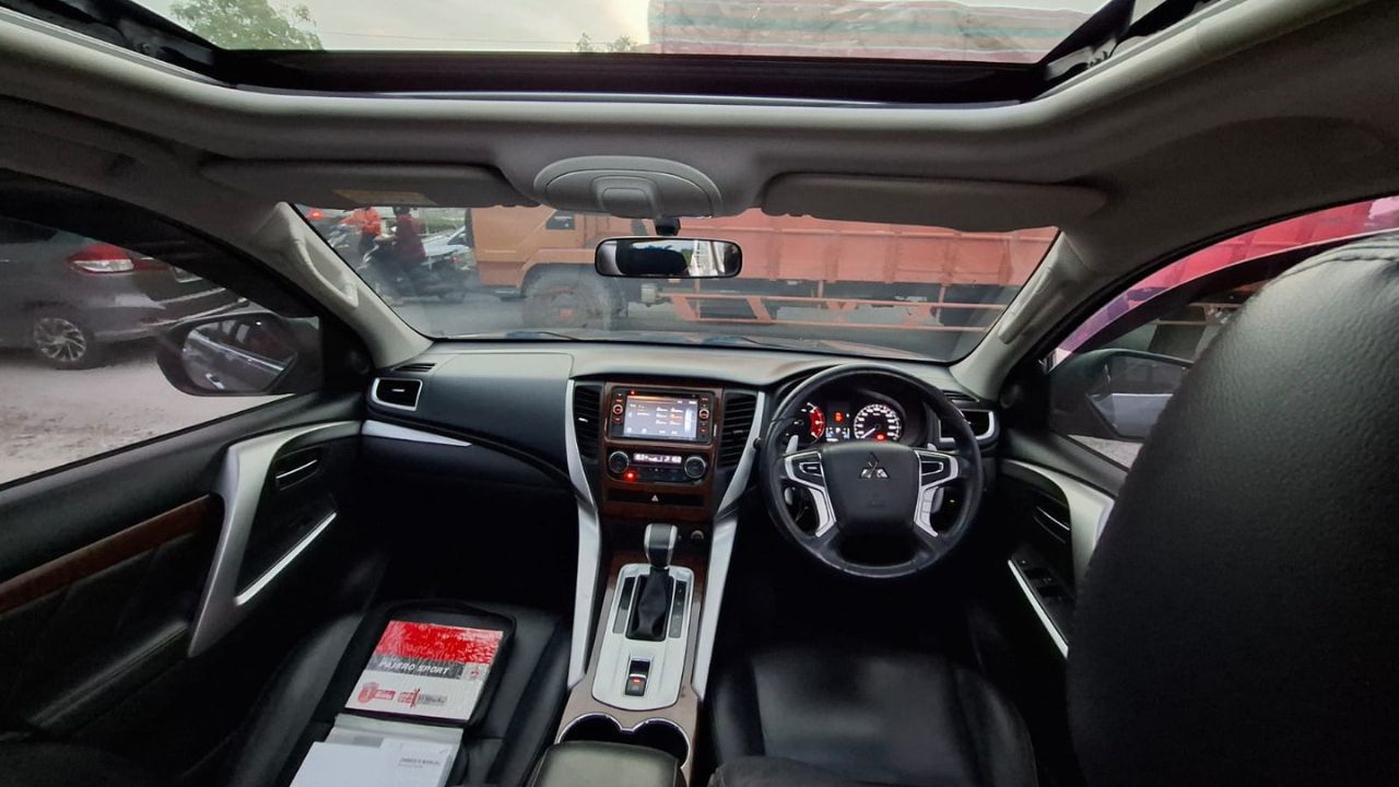 2016 Mitsubishi Pajero Sport Dakar AT 4x2 2016 Mitsubishi Pajero Sport Dakar AT 4x2