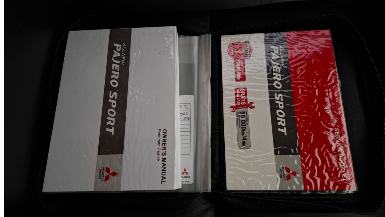 2016 Mitsubishi Pajero Sport Dakar AT 4x2 2016 Mitsubishi Pajero Sport Dakar AT 4x2