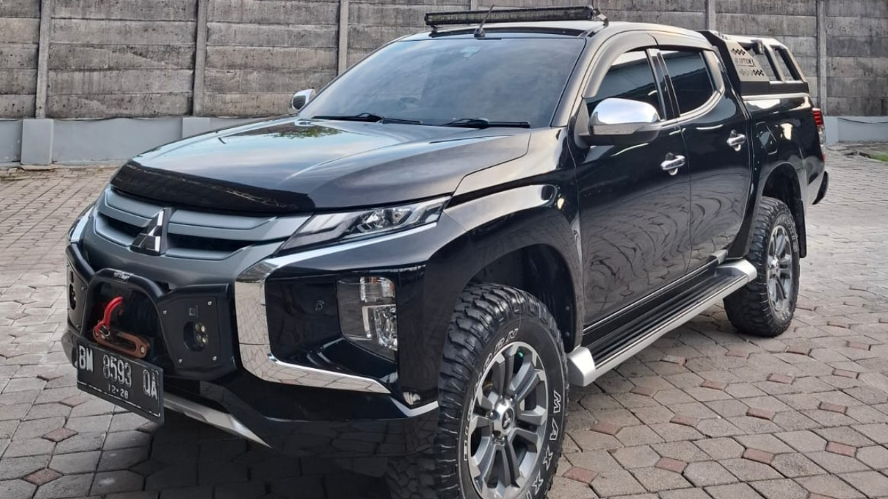2021 Mitsubishi Triton Double Cab Ultimate 4x4 AT 2021 Mitsubishi Triton Double Cab Ultimate 4x4 AT