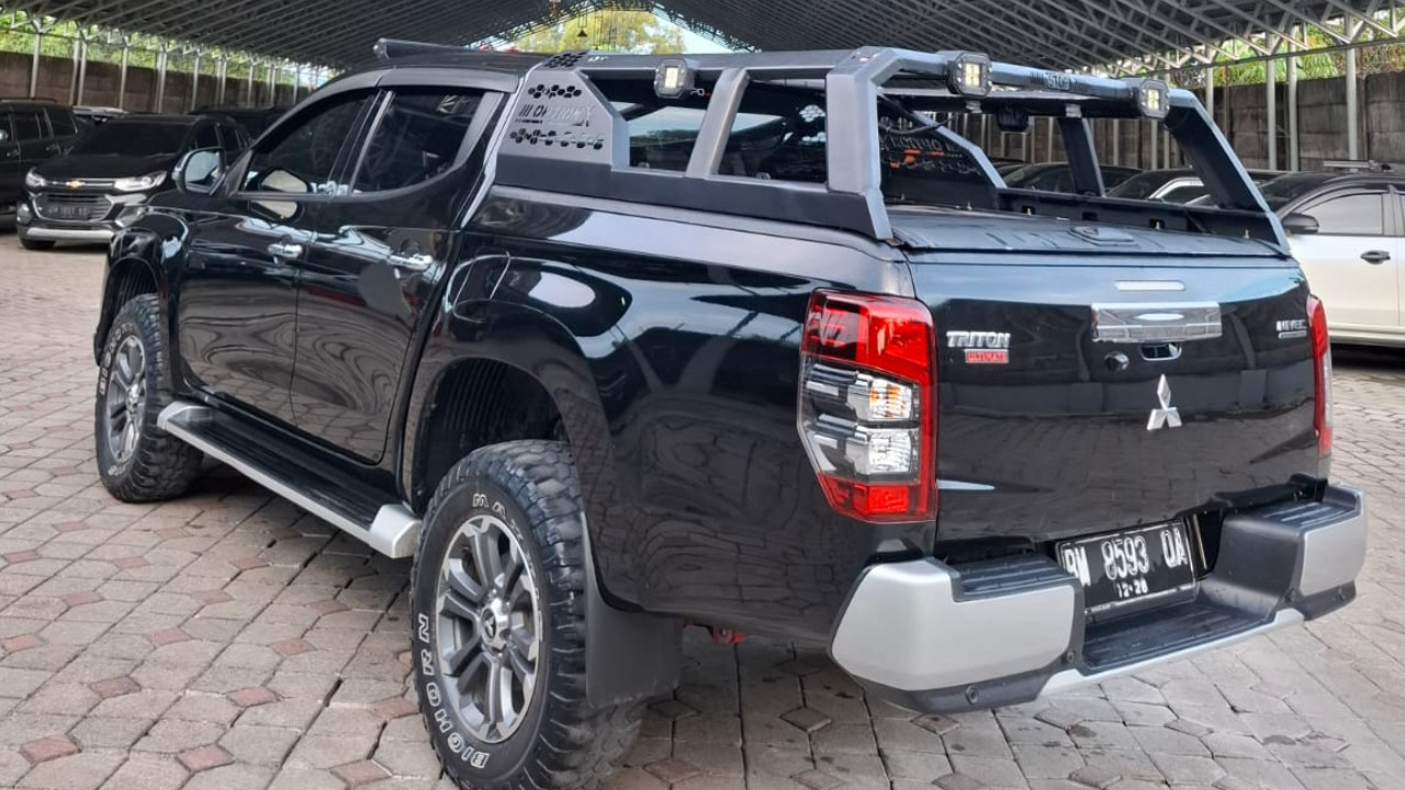 2021 Mitsubishi Triton Double Cab Ultimate 4x4 AT 2021 Mitsubishi Triton Double Cab Ultimate 4x4 AT