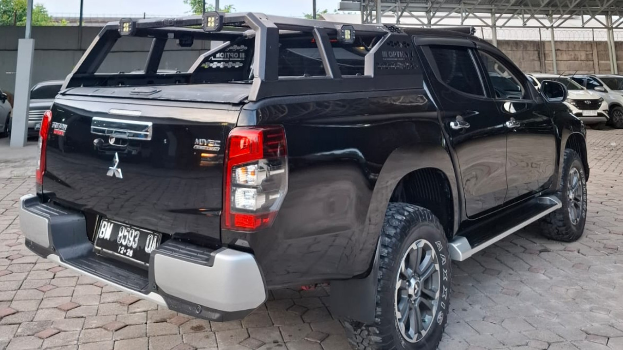 2021 Mitsubishi Triton Double Cab Ultimate 4x4 AT 2021 Mitsubishi Triton Double Cab Ultimate 4x4 AT
