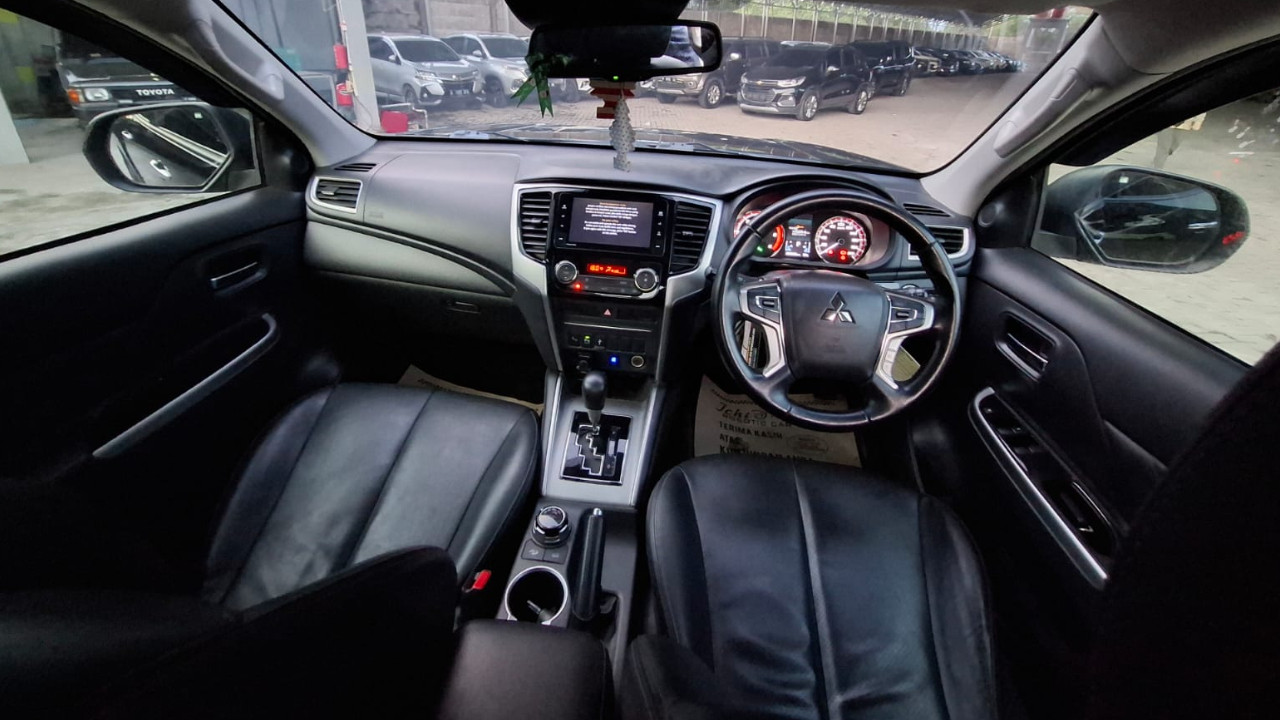 2021 Mitsubishi Triton Double Cab Ultimate 4x4 AT 2021 Mitsubishi Triton Double Cab Ultimate 4x4 AT