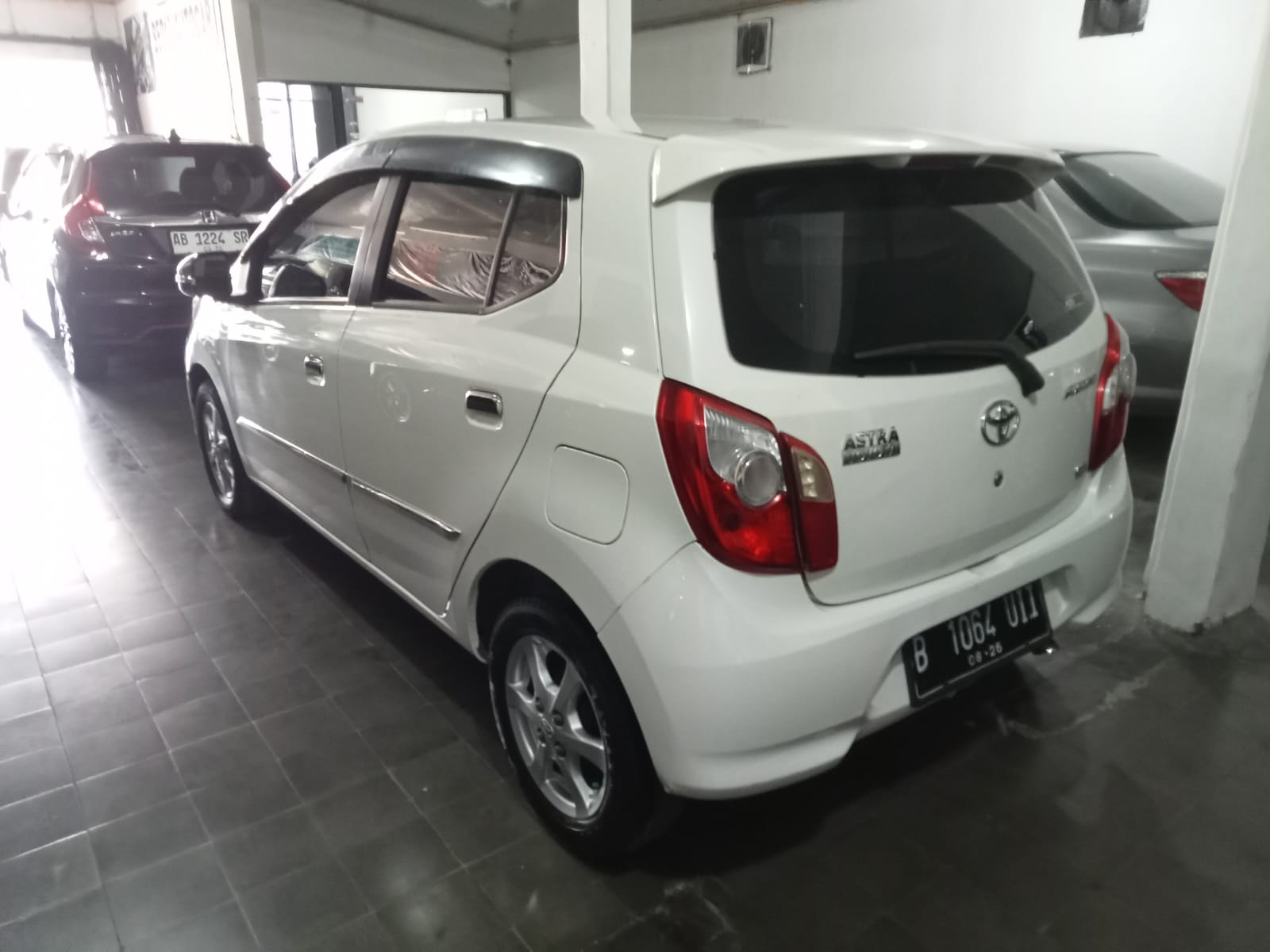 2016 Toyota Agya 1.0L G A/T 2016 Toyota Agya 1.0L G A/T